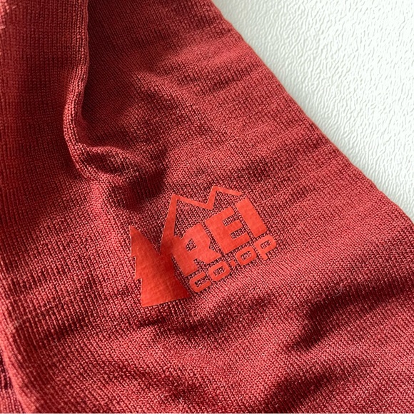 Size medium Outdoor Bundle Box. Patagonia, REI, Mountain Hardwear, Mondetta - Picture 11 of 16